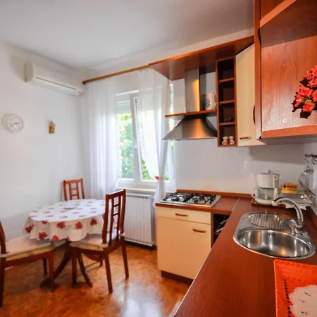 Appartement Mira A2 Mit Balkon By Interhome *