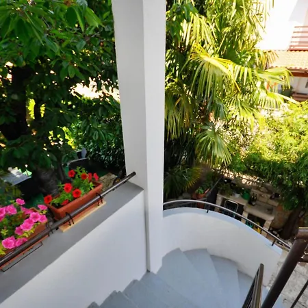 Mira A2 Mit Balkon By Interhome